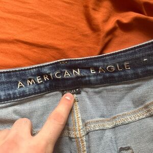 2 PAIRS,AMERICAN EAGLE, 34x36, barely worn, good kept.